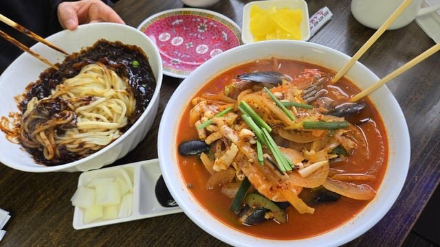 Jjamppong and Jjajangmyeon