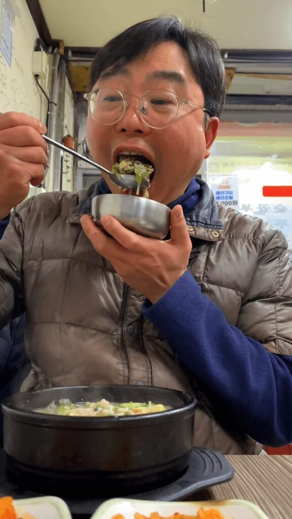 Dak-gomtang (Simmered Chicken Soup)