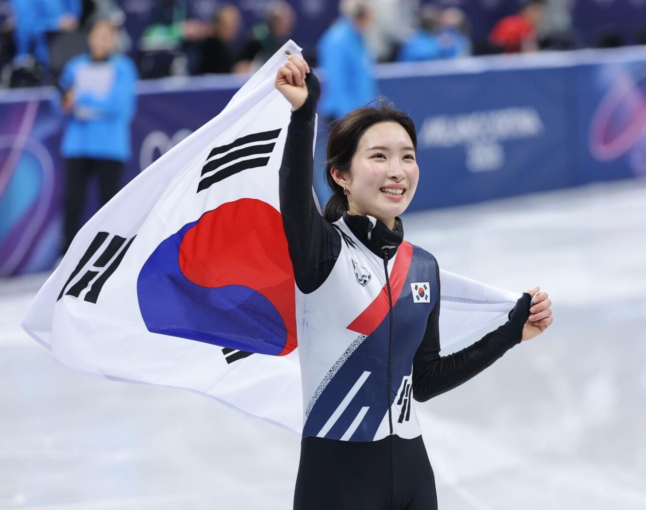 S. Korean short trackers win gold, silver in women’s 1,500m
