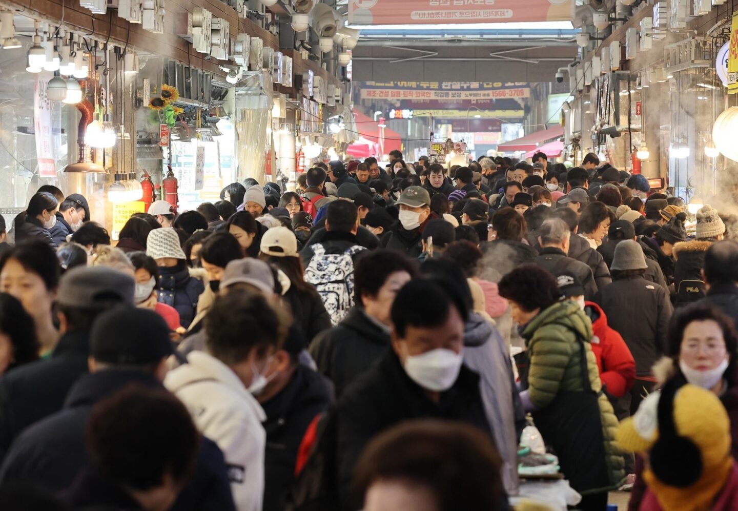 Gov’t says economy on recovery path, warns of Middle East risks