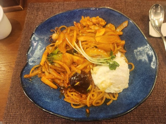 Bokkeum Jjamppong(Korean Spicy Stir-fried Seafood Noodles)