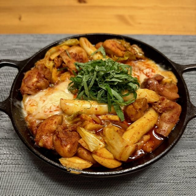 Cheese dakgalbi for two… for one 🙊