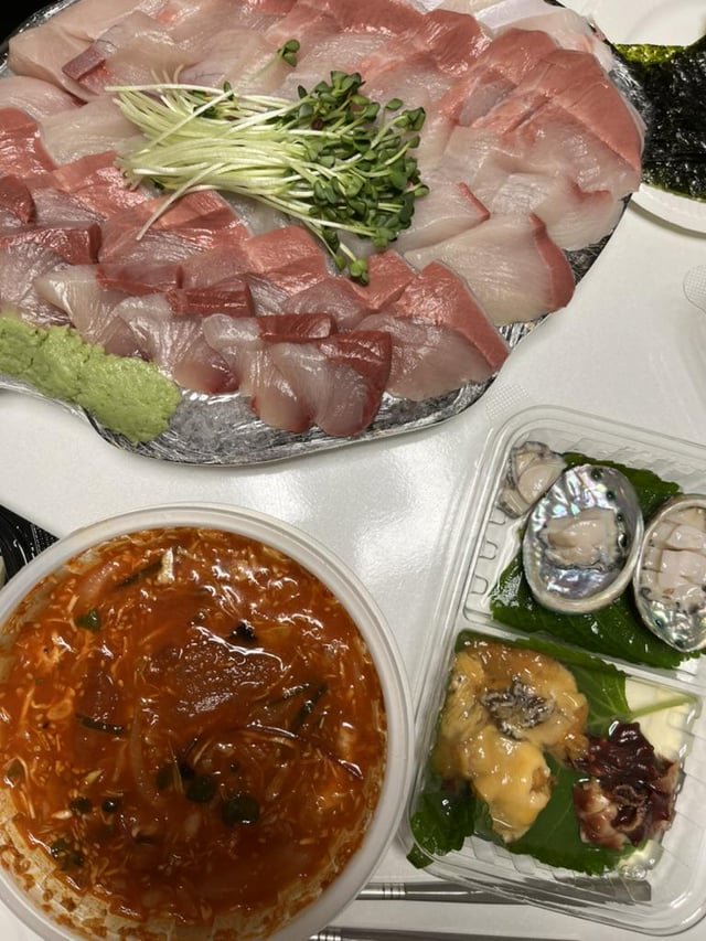 Before weather gets warmer, eat more sashimi(hoe)