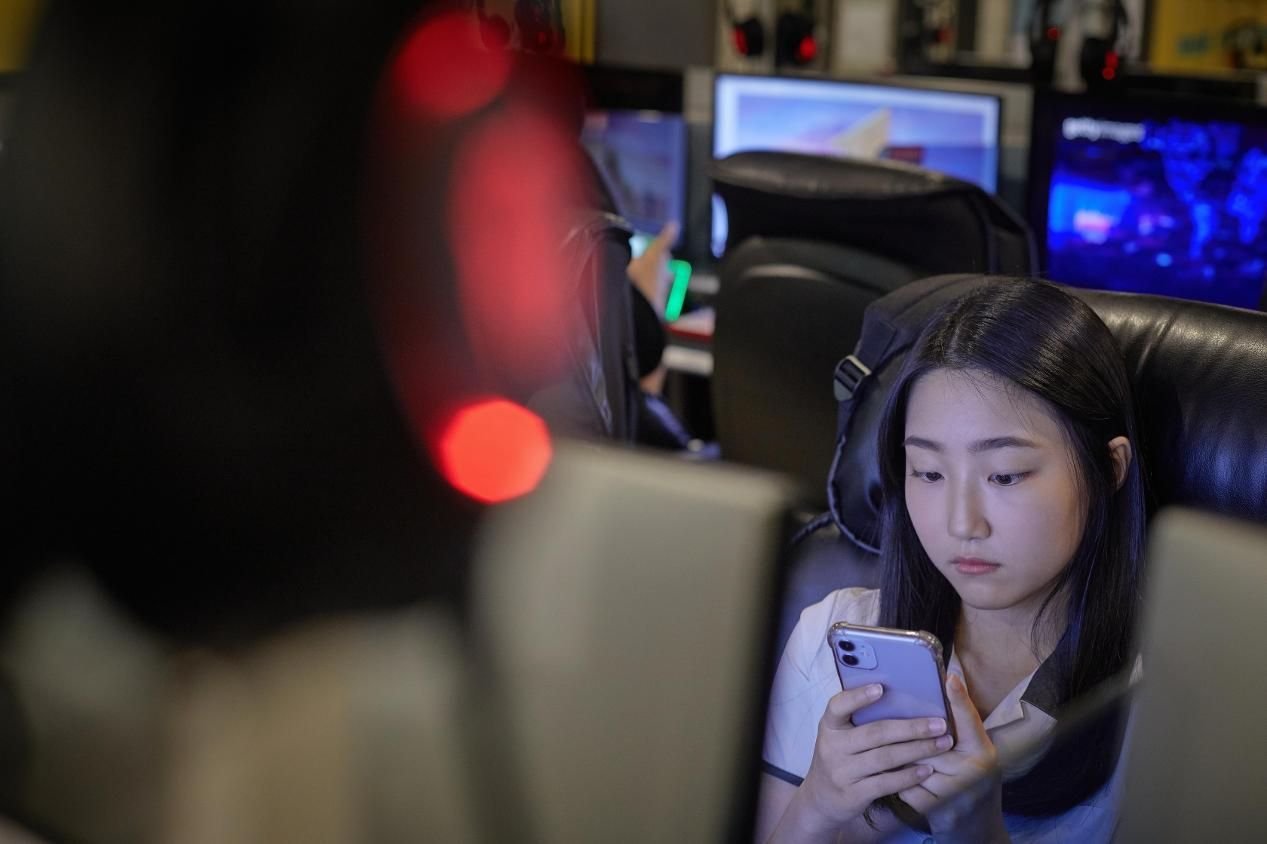 Why Seoul isn’t banning teenagers from social media