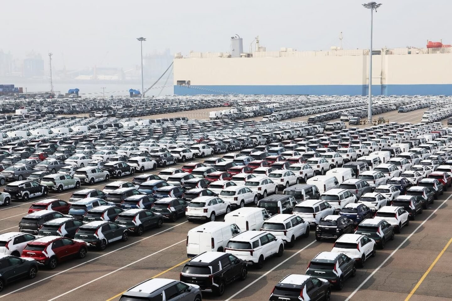 Korean firms give high marks to deregulation despite safety hurdles