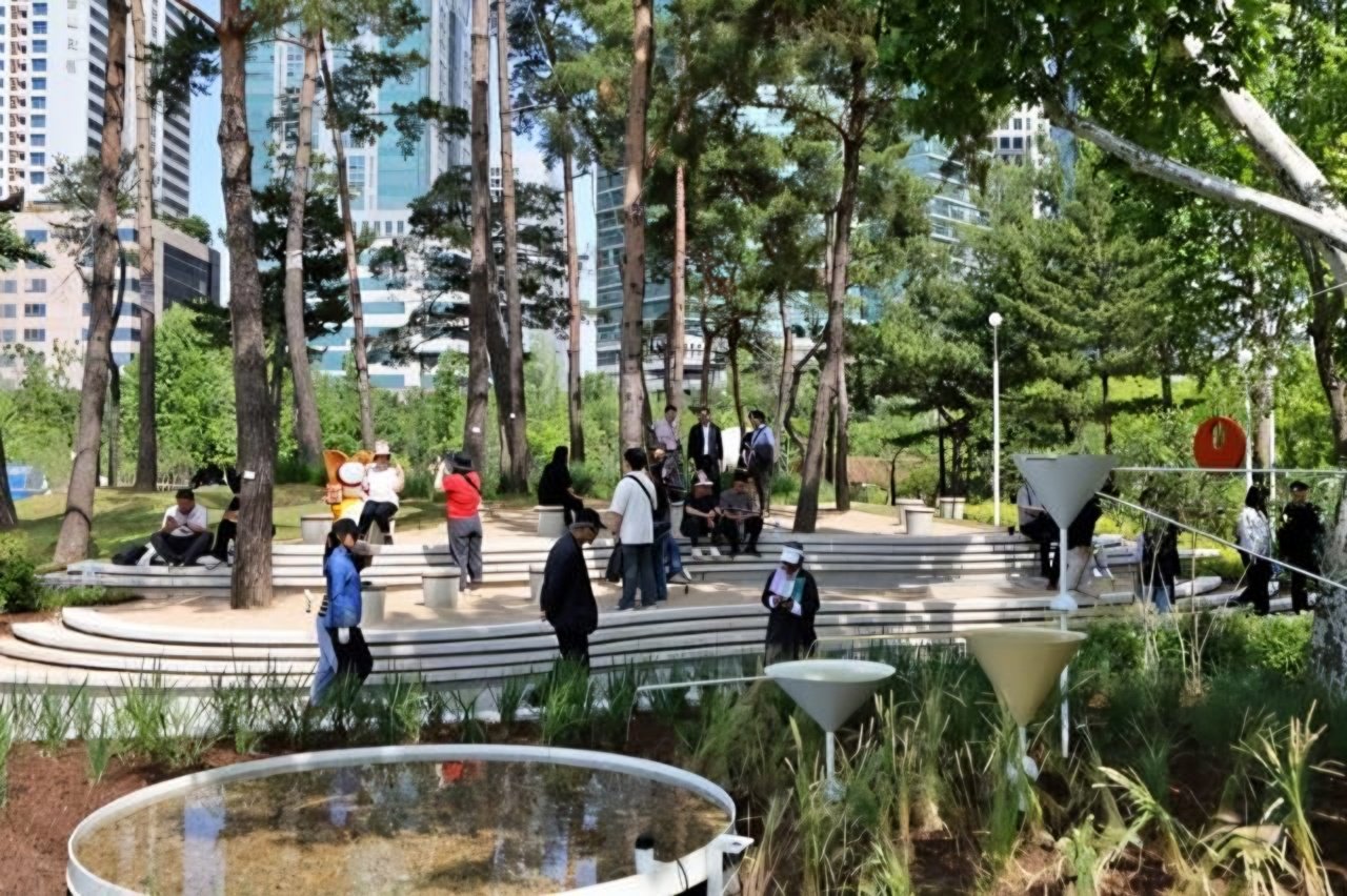 Seoul goes green, planting 167 gardens across its urban landscape