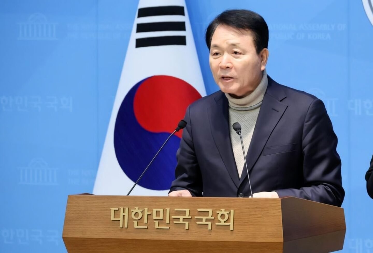 USFK chief lodges protest against unification minister for leaking US intelligence: lawmaker