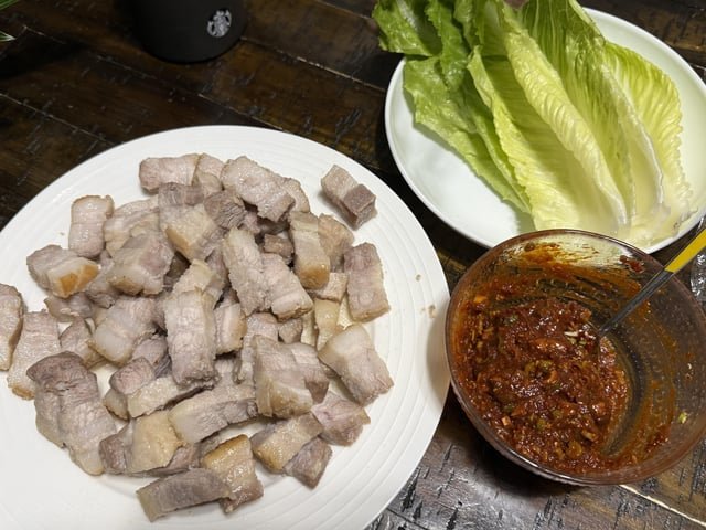 Pan-Seared Korean Pork Belly (Samgyeopsal) with Garlic