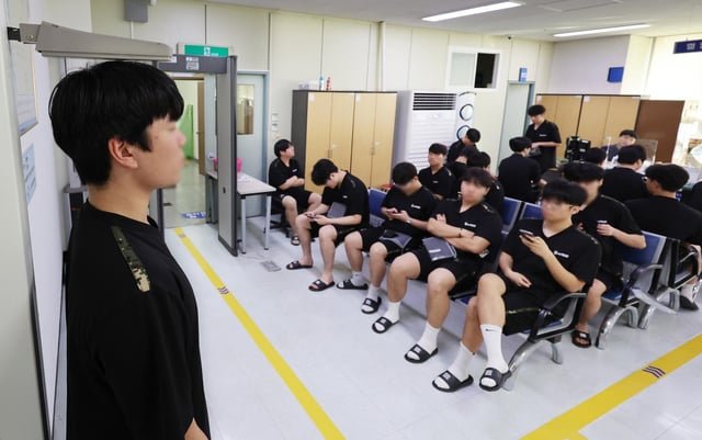 The conscription age cap may rise to 43. Who is affected, and what can happen to draft dodgers?