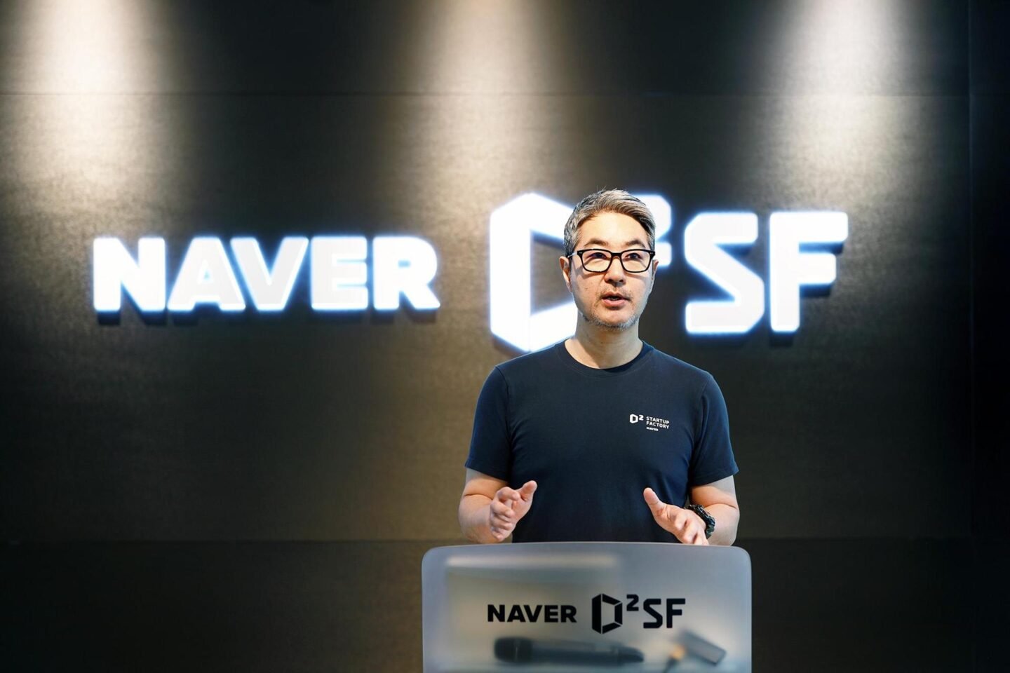Naver, Kakao accelerate tech push with expanded startup investments
