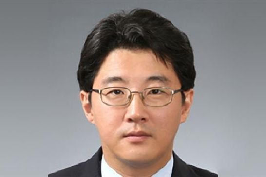 A war without exit, a world without anchor