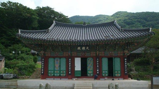 Bulgapsa Temple (불갑사) of Yeonggwang , First Buddhist Temple In Korea is built by Indian Monk Marananta In 384, Marananta was indian Buddhist monk who religion to Korea