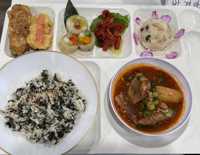 Tonight’s Korean dinner tray hit every craving