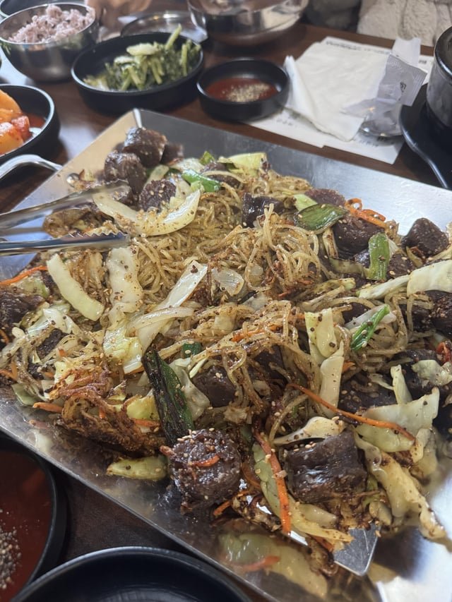 This is what Koreans actually eat (Baek Sundae)