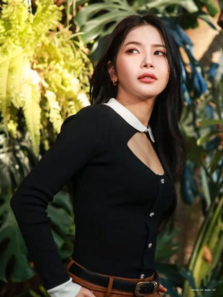 Solar’s TVBS Radiance: MAMAMOO Leader’s Bold Evolution