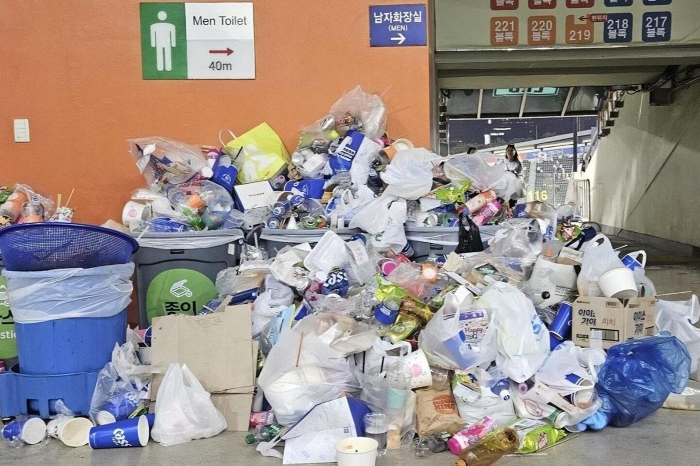 Baseball waste surges faster than attendance despite KBO’s green pledge