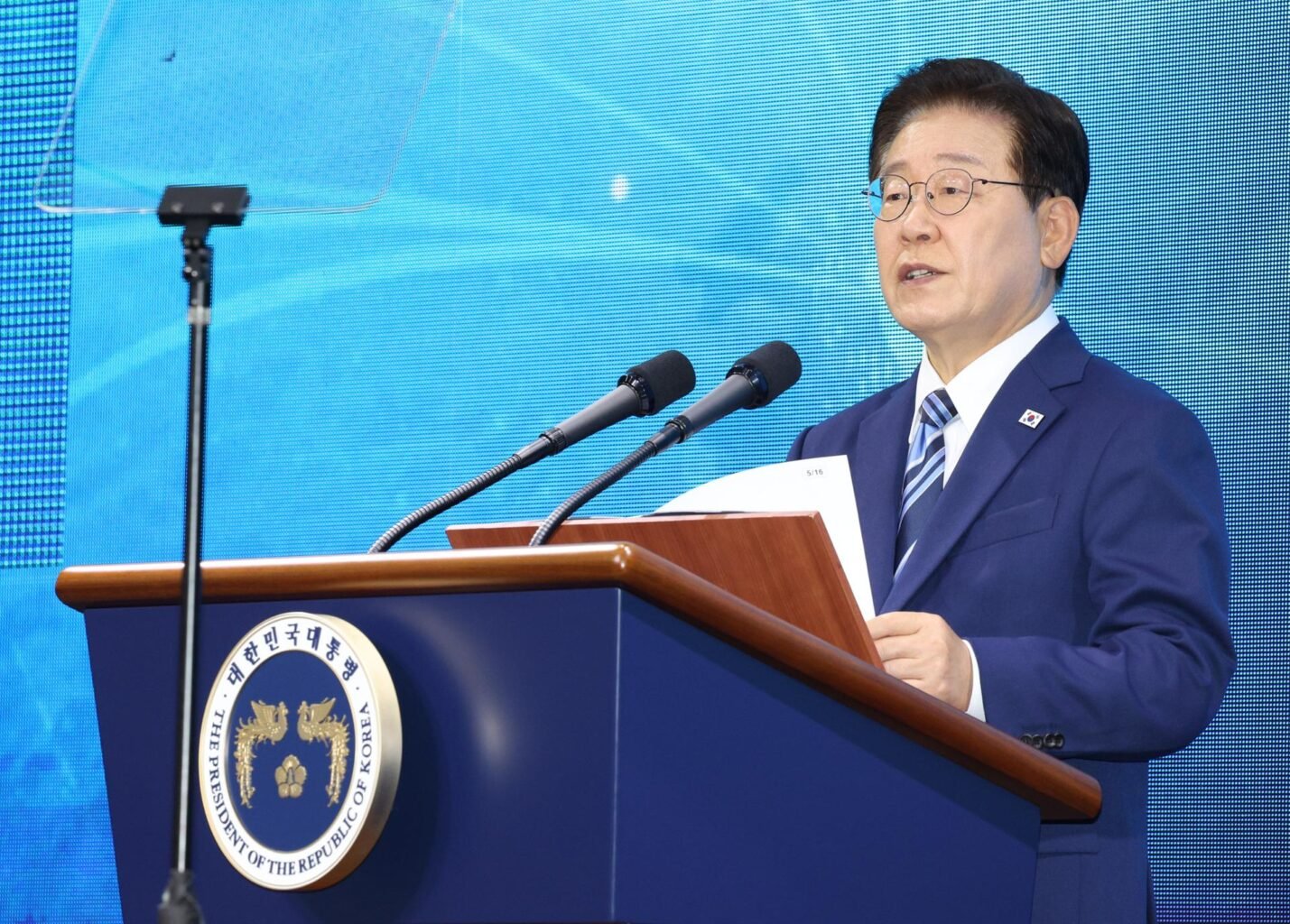 Lee to hold press conference on June 8 marking 1st anniversary of inauguration
