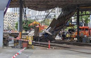 2 dead after Seoul overpass partially collapses during removal