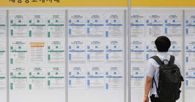 In a bid to tackle ‘Just Resting’ youth crisis, new policy to provide “first-time” job seekers 600,000 KRW monthly for 6 months plus a 1.5M KRW “success bonus” for staying employed long-term