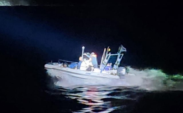 Chinese national arrested after allegedly trying to enter Korea’s territorial waters on rubber boat