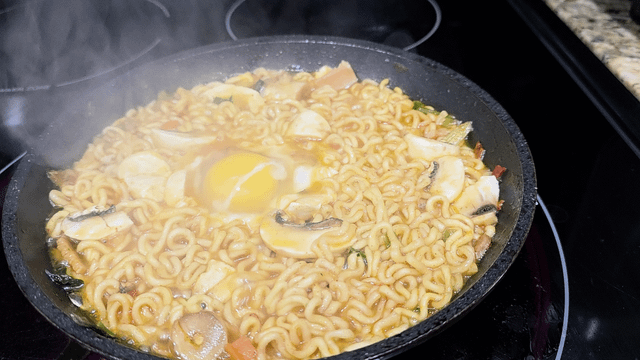 Skillet Ramyun