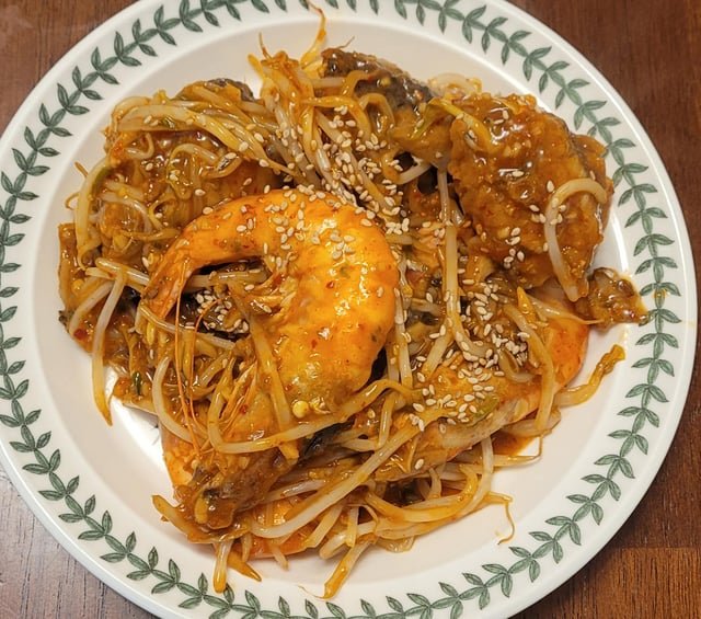 Korean mom in Alaska made spicy semi-dried pollock and shrimp tonight(Haemuljjim)