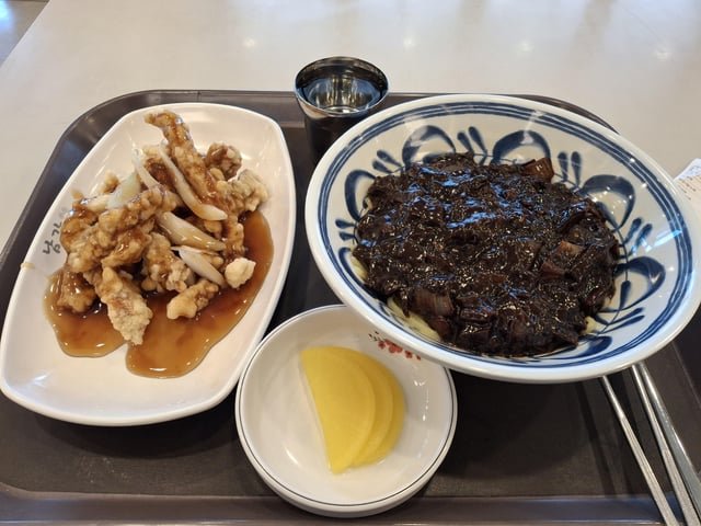 Korean food: Jajangmyeon & Tangsuyuk