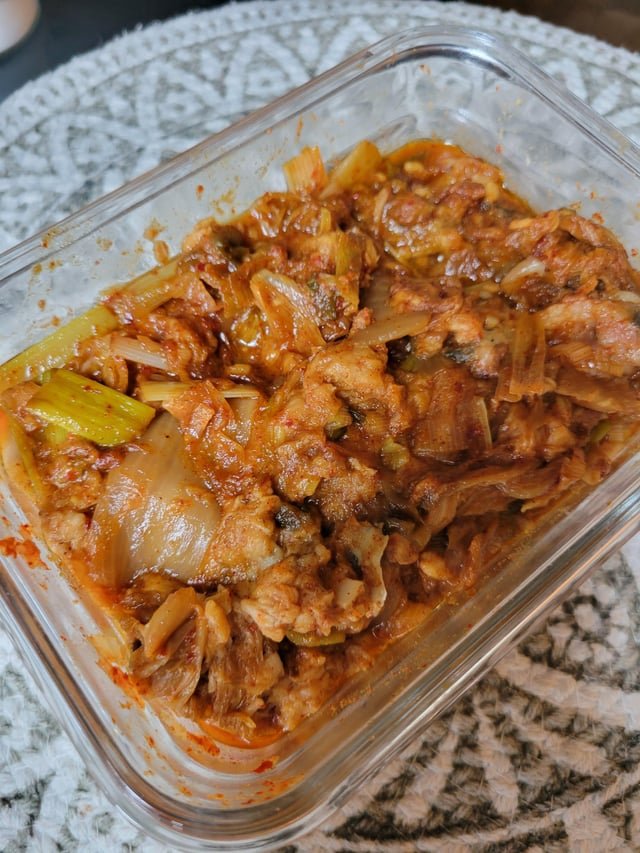 Canned sturgeon kimchi fry (bokkeum)