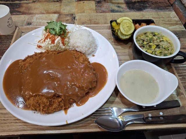 Donkkaseu: A Korean Dish, Not Japanese Tonkatsu