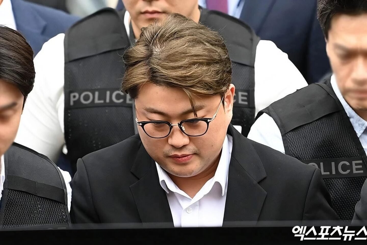 Trot singer released on parole 5 months early as fans cheer return despite hit-and-run conviction