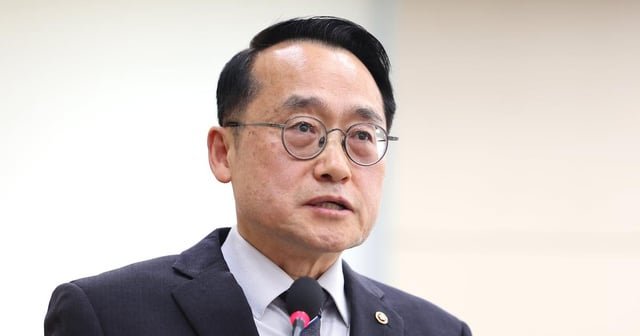 South Korea election body apologizes for ballot shortages, vows probe