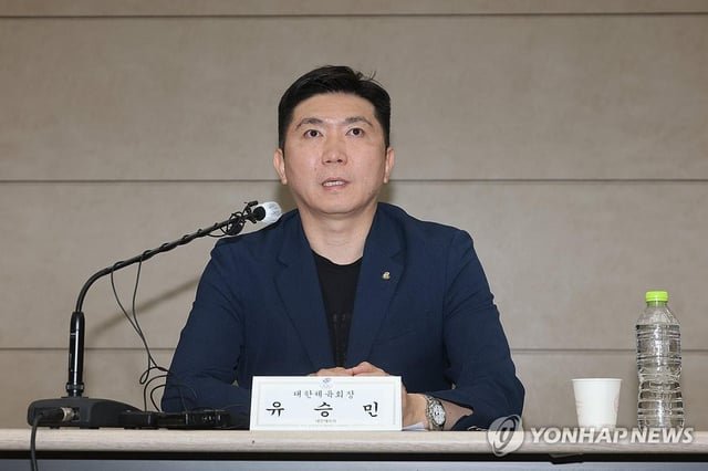 Olympic committee demands gov’t action on election protesters blocking entry to sports offices
