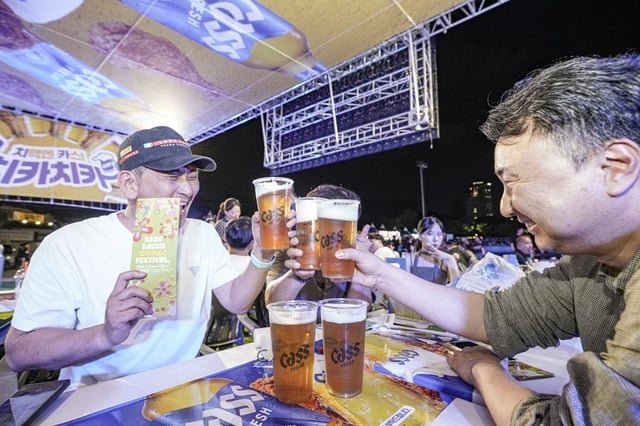 Trouble brews for beer, liquor makers as spending on alcohol slides 9% in Q1