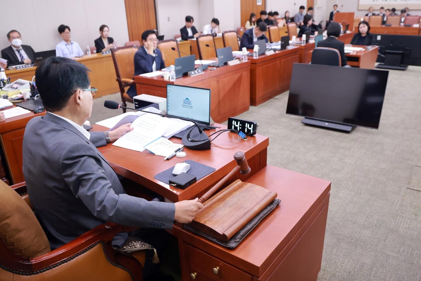 Parliamentary committee refers bill scrapping prosecution’s investigative authority to coordination panel