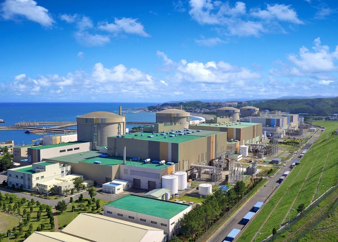 Chip fabs, AI data centers put Korea’s nuclear policy back in focus