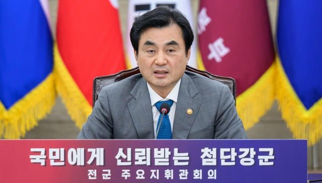 PPP ramps up pressure on defense minister over military service desertion allegations
