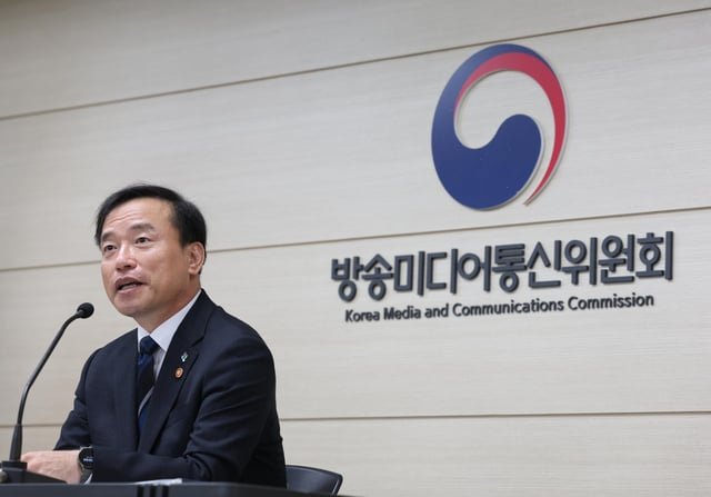 Korea’s media watchdog floats possible social media ban for children under 14