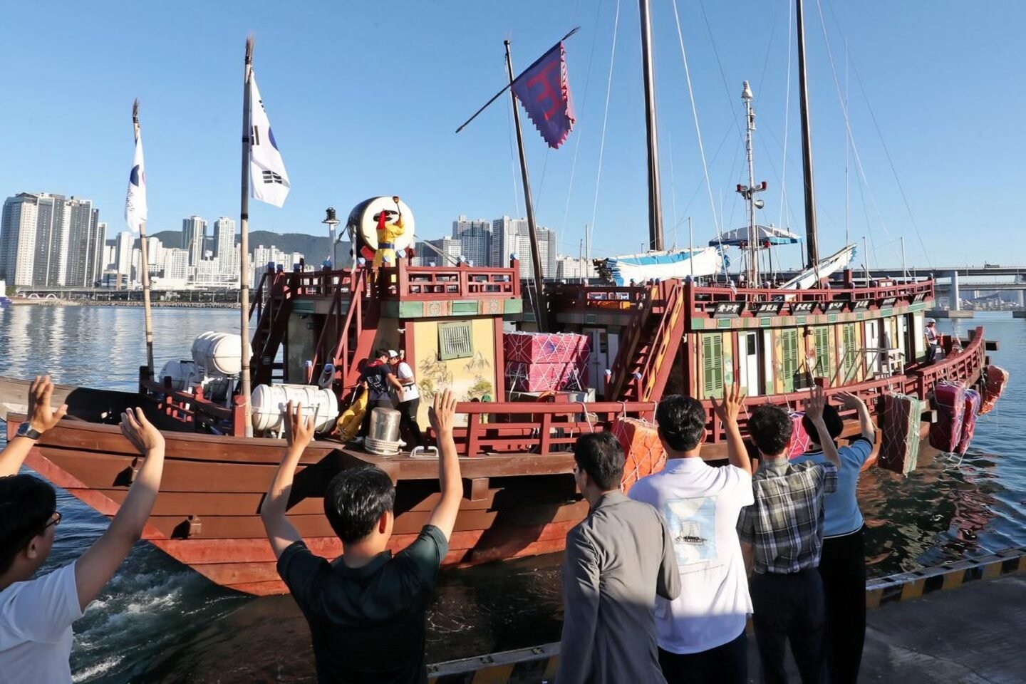 Korea’s historic envoy ship retraces naval history
