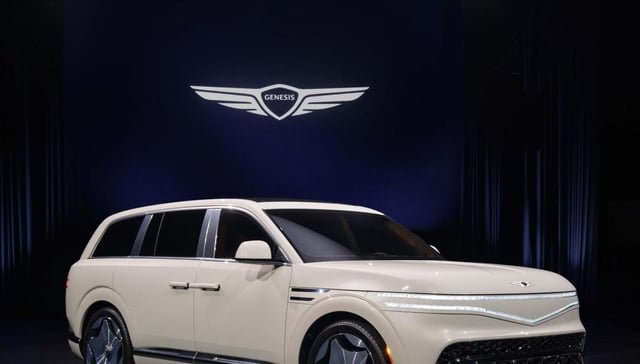 Genesis GV90 debuts with coach doors, swivel seats