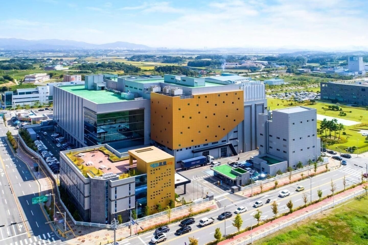 EcoPro BM begins overhaul of Hungary plant to target European EV market