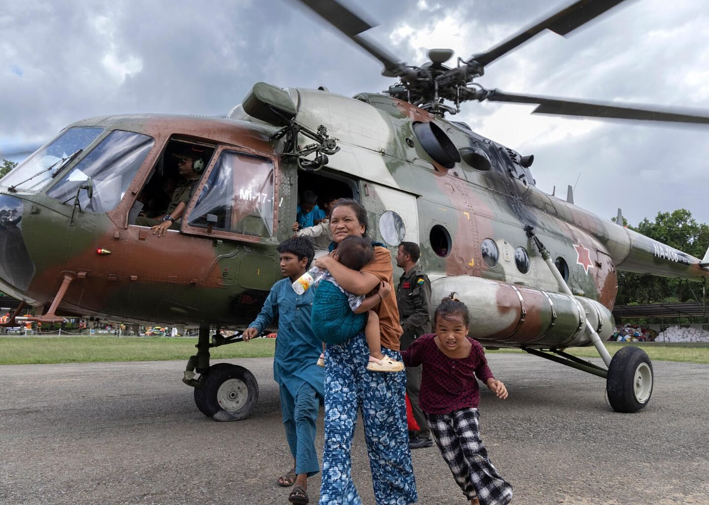 Korean response team heads to flood site in Nepal in search of 9 missing