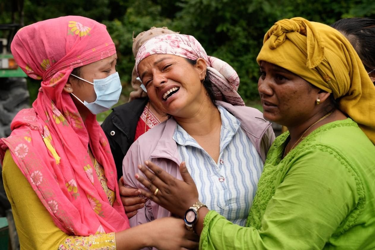 Rescue efforts intensify after Nepal-Tibet flooding as deaths climb past 900