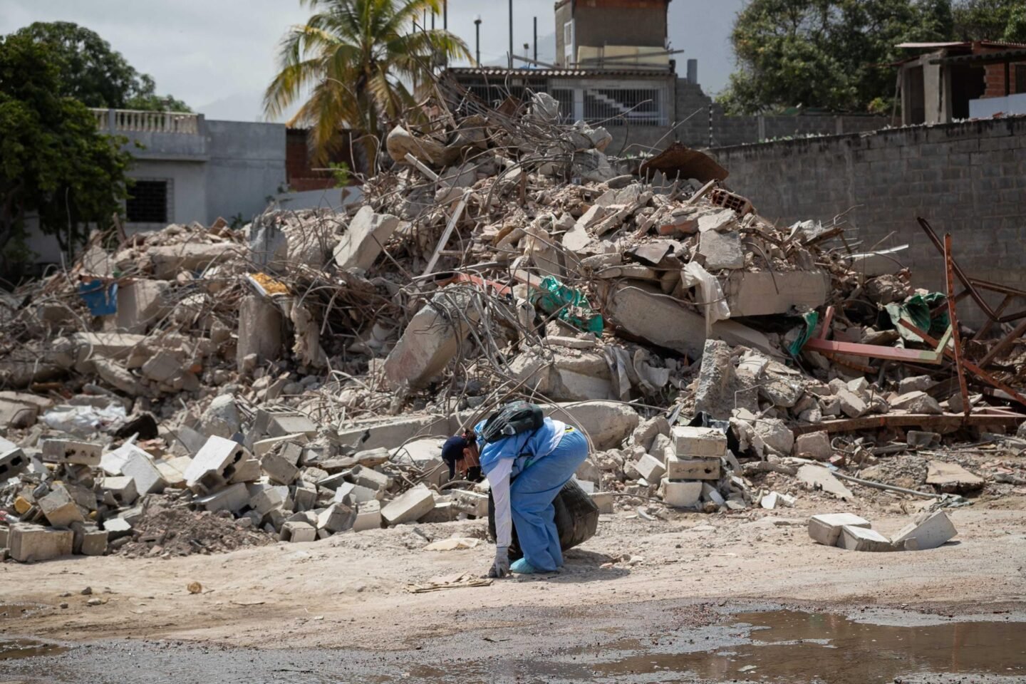 Korean, Venezuelan FMs discuss cooperation, earthquake recovery