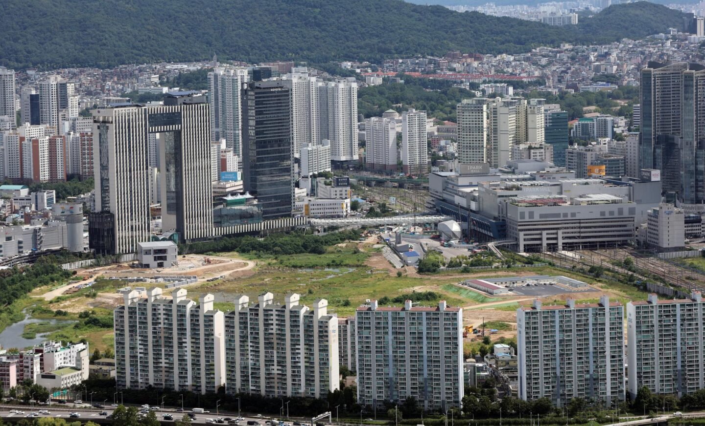 Korea’s housing loan rules become patchwork of regulations, side effects, exceptions