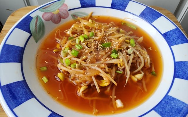 One of my favorite soup as a kid. Kongnamulguk (soybean sprout soup).