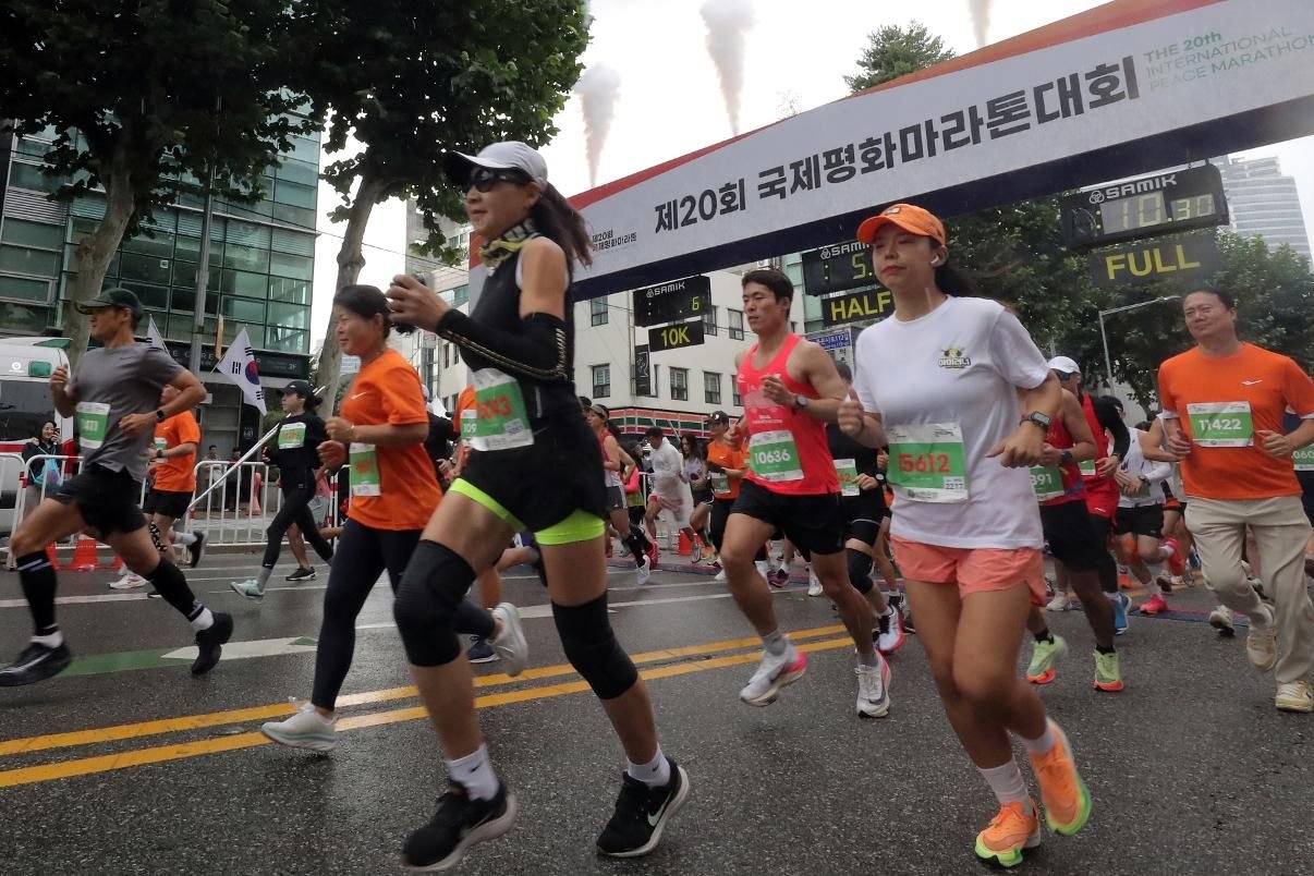 Seoul trades city paths for park trails this autumn