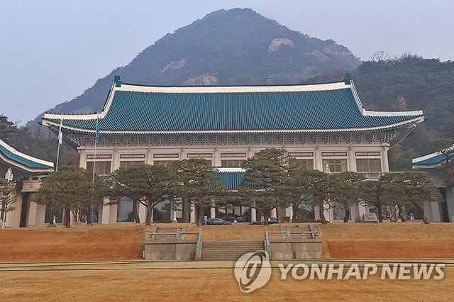 Blue House says news reports of military deployment to Straits of Hormuz are false